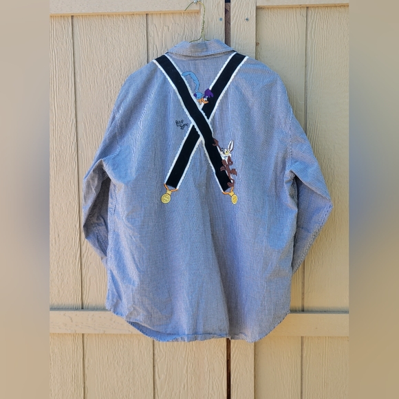 Warner Brothers Looney Tunes Button Down Shirt - Picture 4 of 11